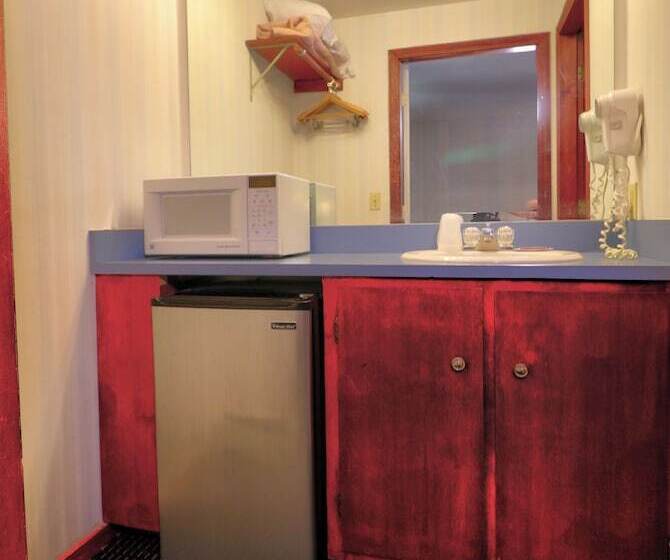 The Villager Motel