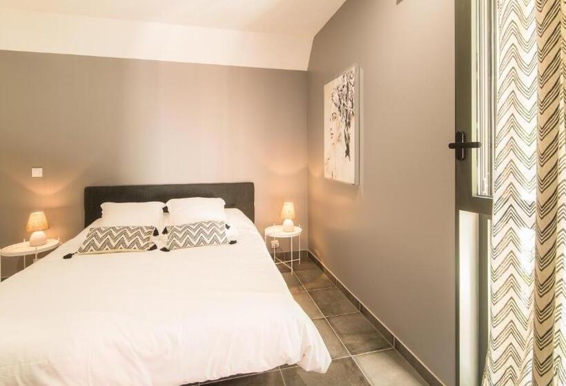 تختخواب و صبحانه La Chambre Cosy