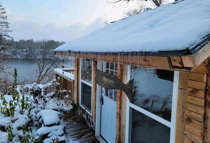 تختخواب و صبحانه The Brower House