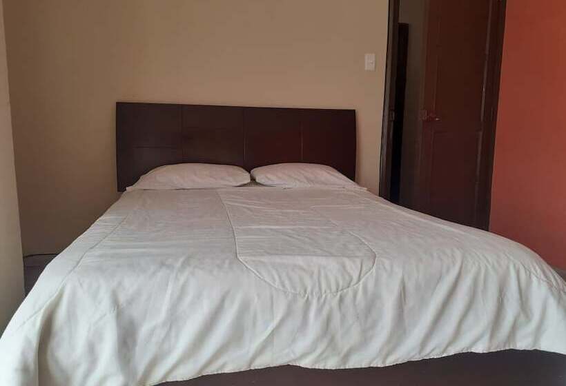 فندق Hostal Resthouse