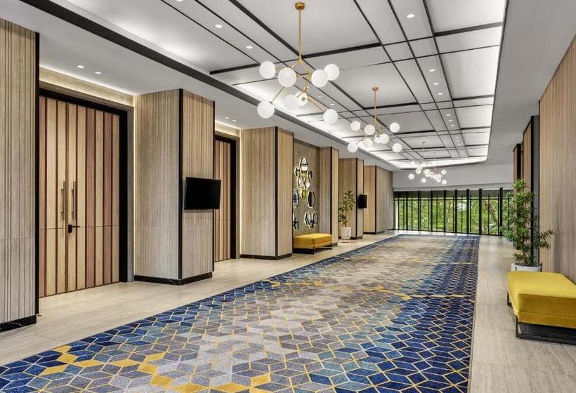 هتل Hyatt Place Makassar