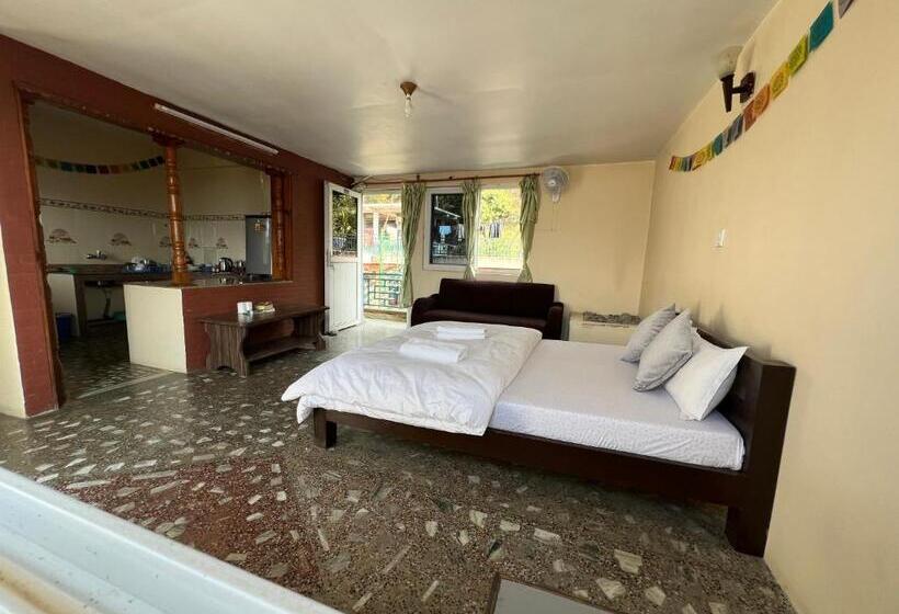 هتل Little Pilgrim Family Lodge