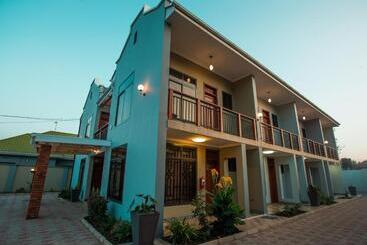 Medan Hotel & Apartments
