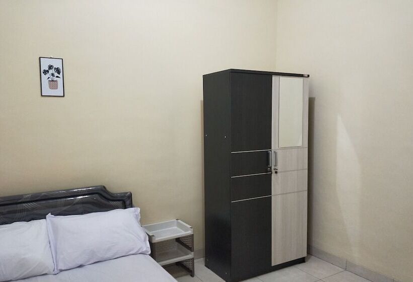 هتل Oyo Life 93257 Kos Anugerah