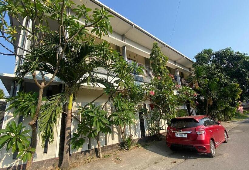 هتل Oyo Life 93258 Kos Sahabat
