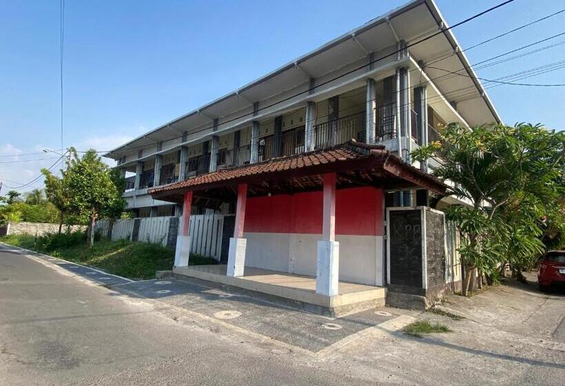 هتل Oyo Life 93258 Kos Sahabat