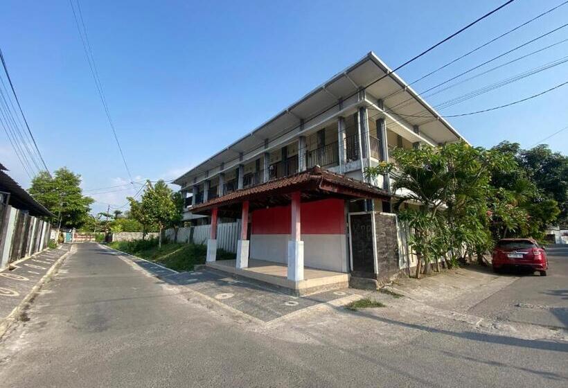 هتل Oyo Life 93258 Kos Sahabat