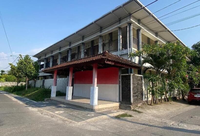 هتل Oyo Life 93258 Kos Sahabat