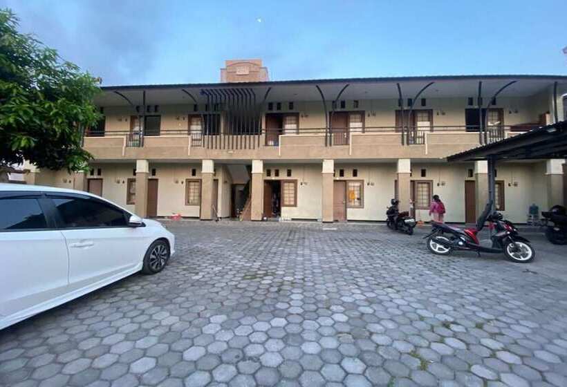هتل Oyo Life 93284 Kos Cendana Raya