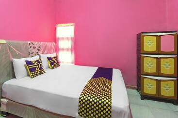 هتل Oyo Life 93405 Montong Are Residence