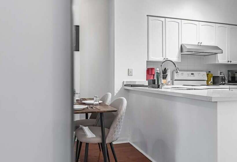 هتل Rs Boutique Suites   Fort York