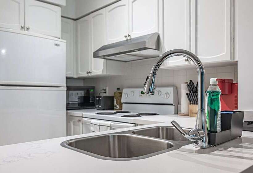 هتل Rs Boutique Suites   Fort York
