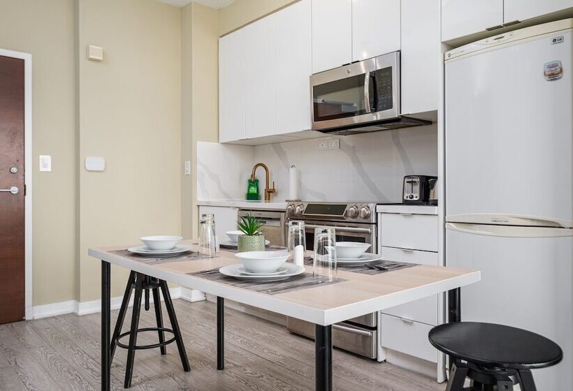 هتل Rs Boutique Suites   Fort York