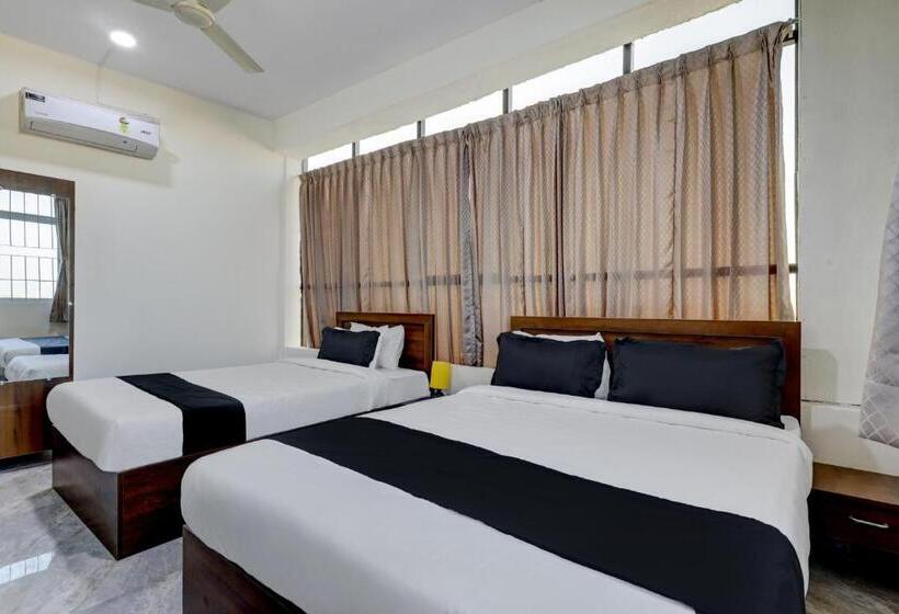 בית מלון כפרי Staymaker Cheluva Deluxe Lodge