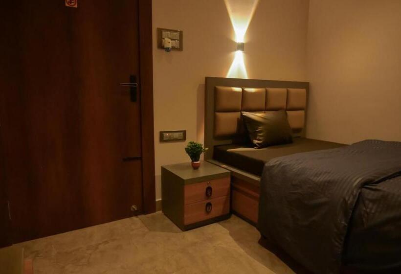 پانسیون Kesar Nivas Luxury Guest House