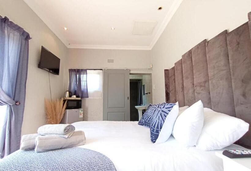 פנסיון Or Tambo Stay Unit 2