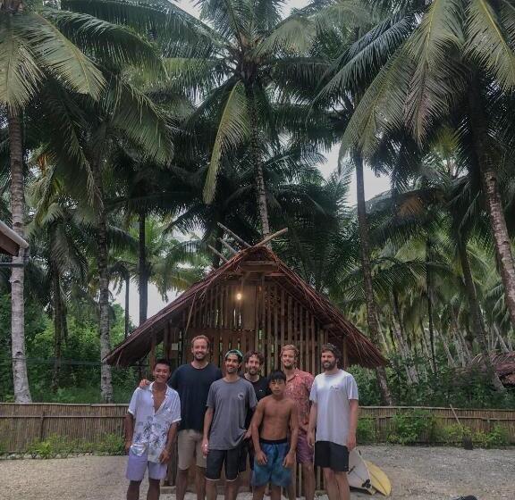 پانسیون Toro Simalatcat Surfcamp