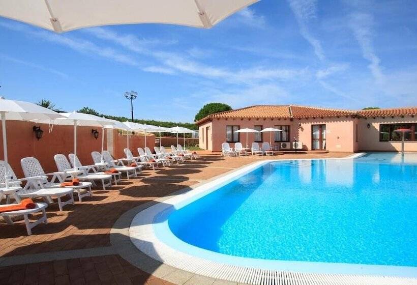 Residence With Swimming Pool In Vignola Mare