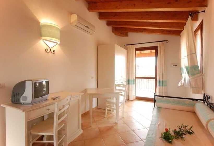 Residence With Swimming Pool In Vignola Mare