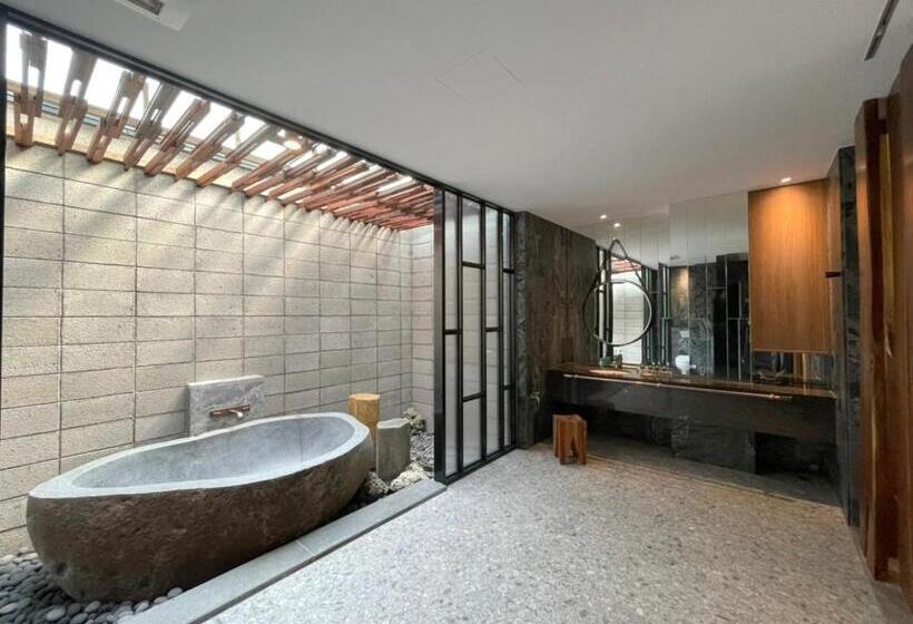 استراحتگاه The Forest Museum