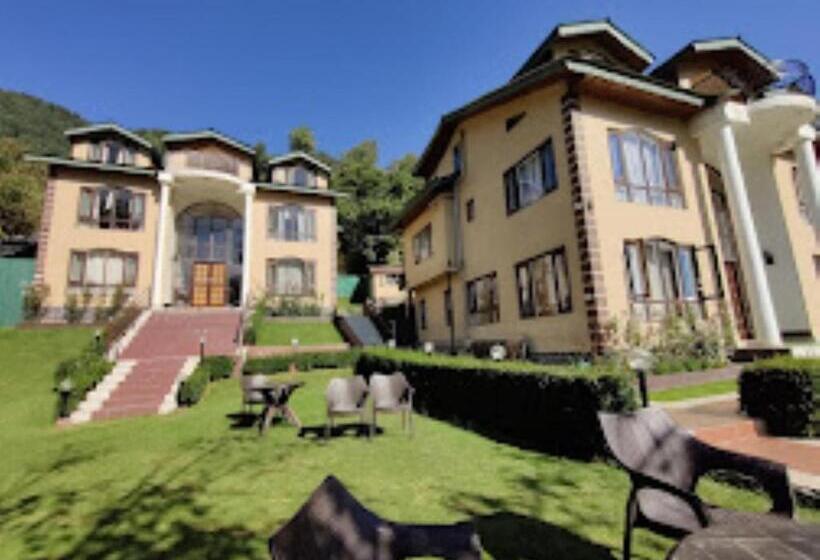 Forest Hill Resorts Laripora