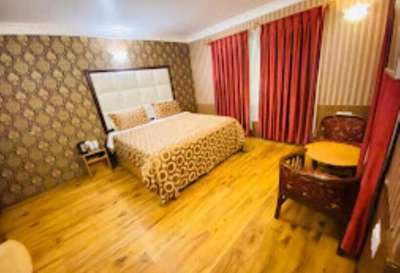 Forest Hill Resorts Laripora