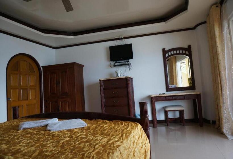 هتل Lalaguna Beach Club & Dive Centre