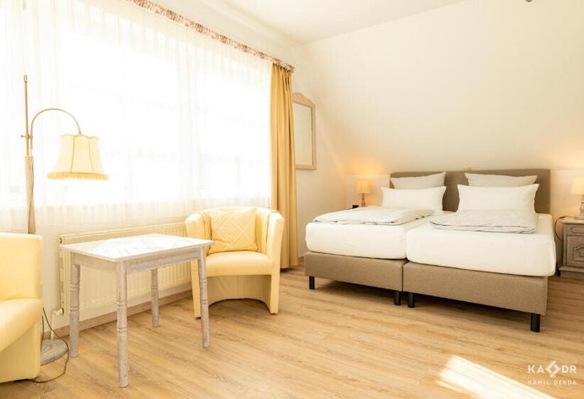 Landhotel Rosenhof Am Plauer See Garni Mit E Säule