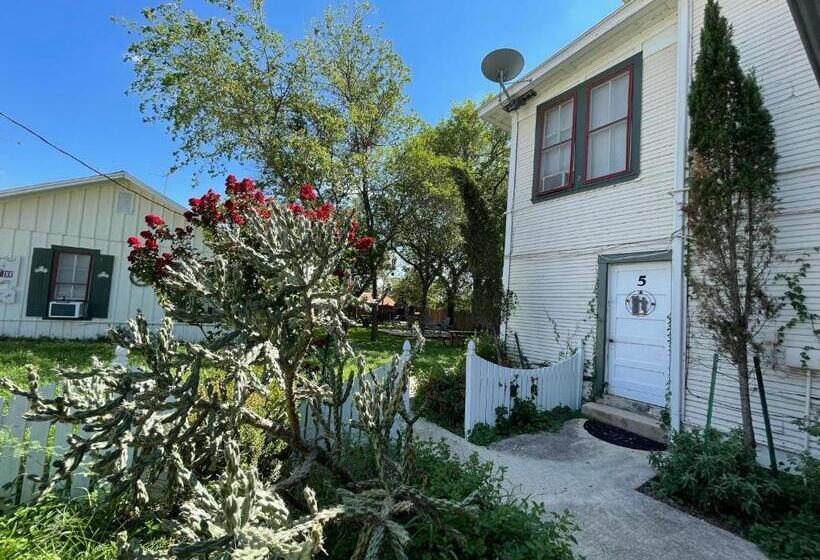 펜션 Carriage Inn   Tarpley Suite 5