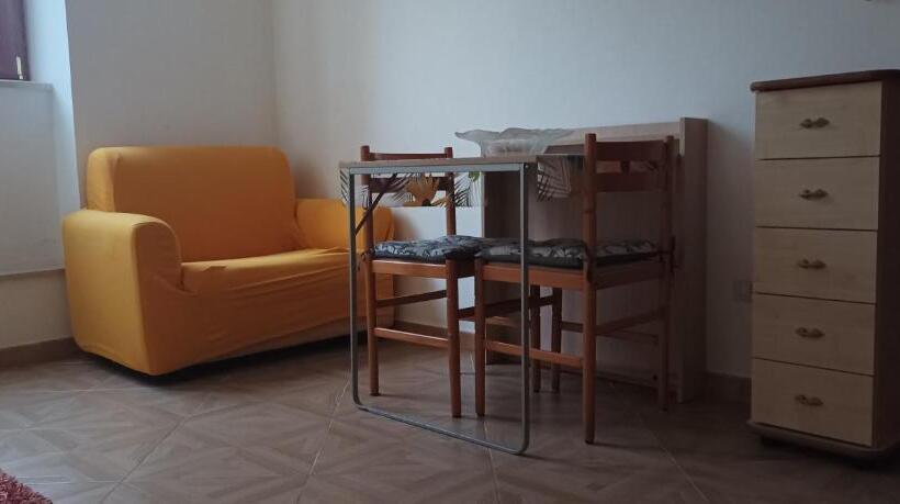 ペンション Sapri Holidays