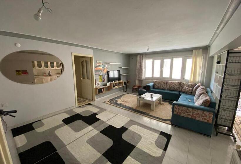 هاستل Kuzey’s Home