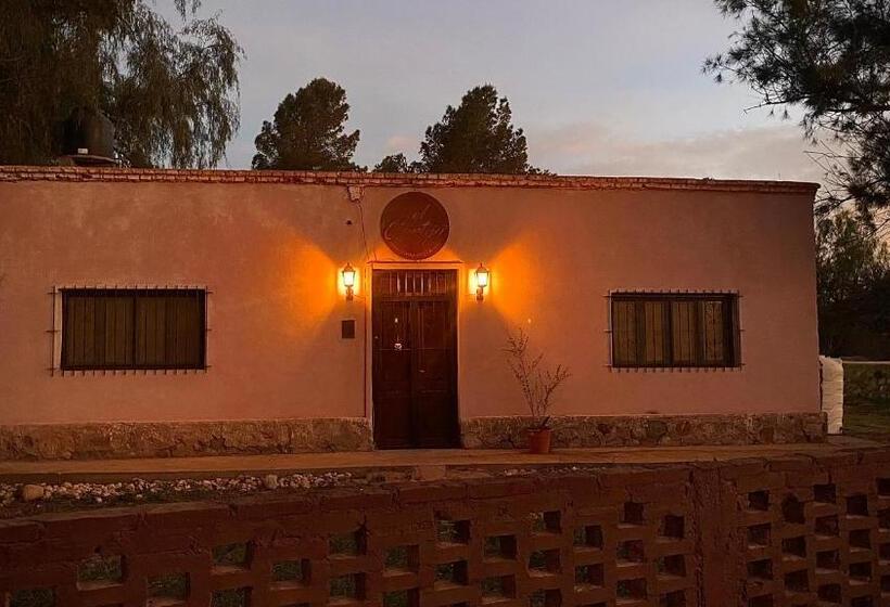 تختخواب و صبحانه El Cortijo Tinogasta