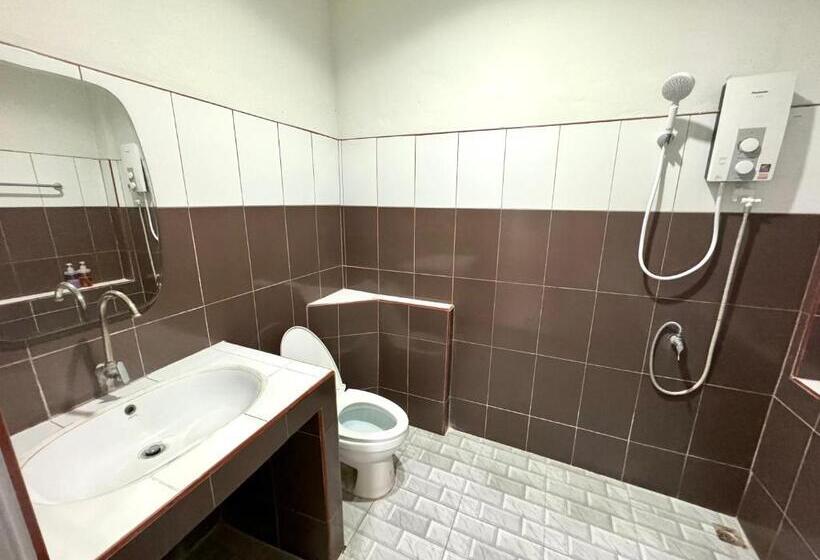 בית מלון כפרי บารอนรีสอร์ทสระแก้ว