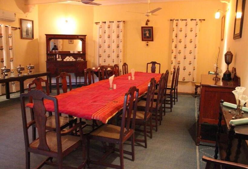 فندق Dundlod Fort