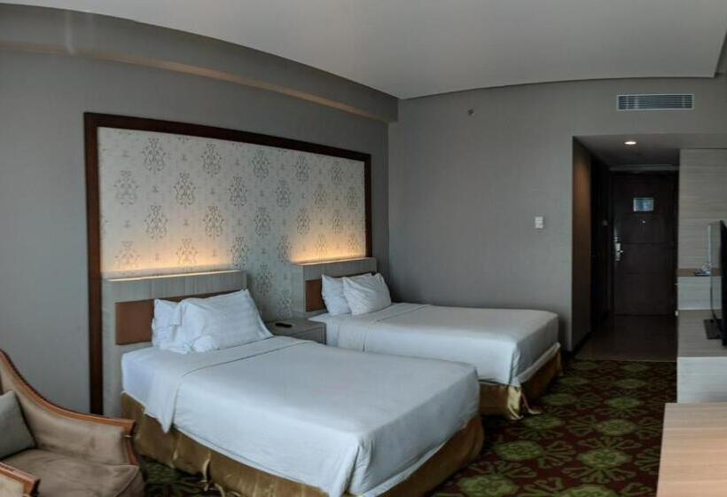 هتل Five Premiere