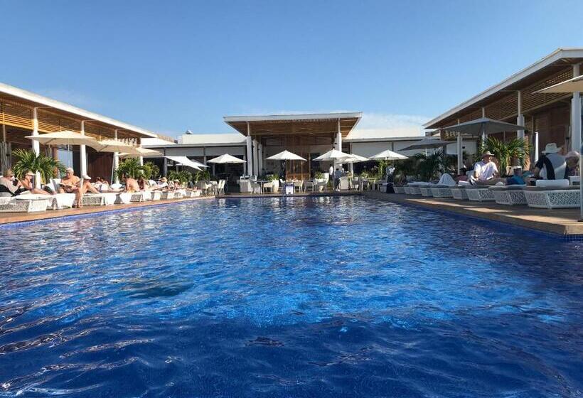 هتل Grand Luxxe With Free Golf