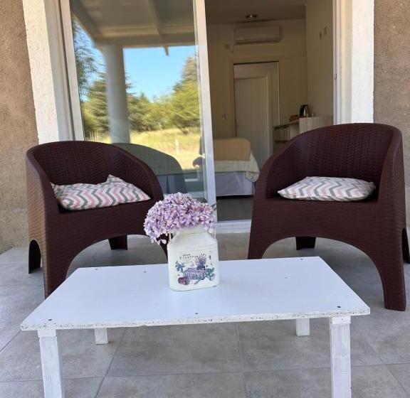 هتل La Jacinta Posada Suites