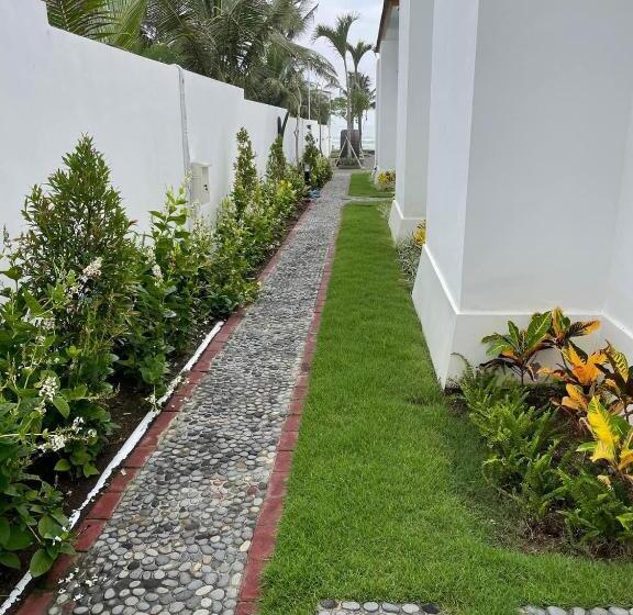 هتل Rejuvenate Resort And Restaurant