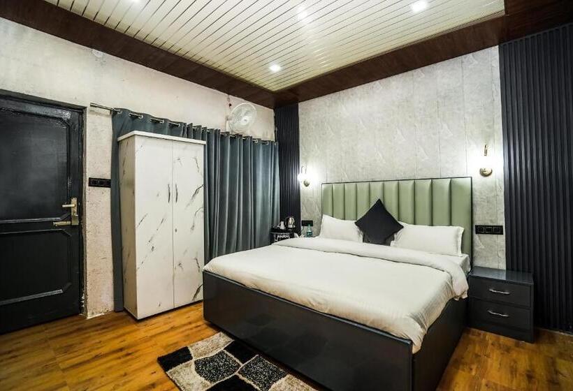 Отель The Forest Lake View Resort