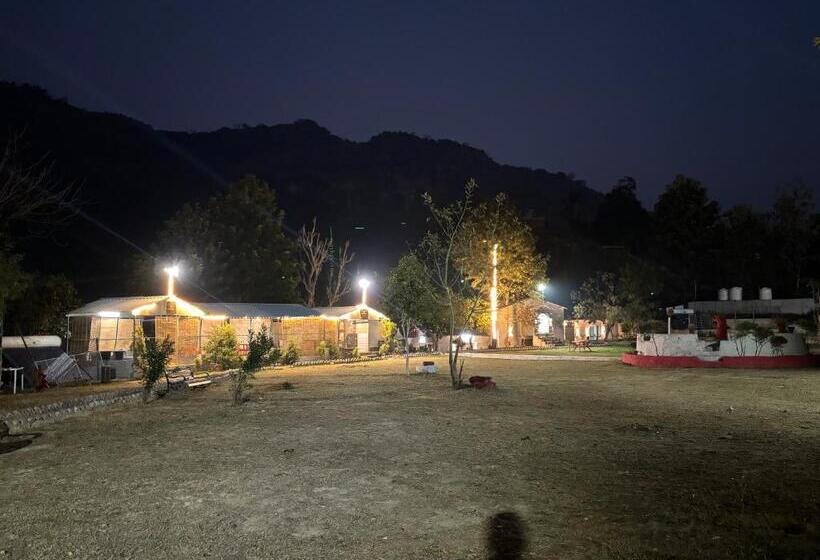 בית מלון כפרי The Forest Lake View Resort