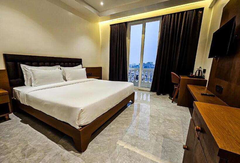 Hotel The S Crown Somnath