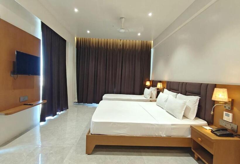 Hotel The S Crown Somnath