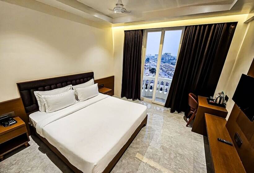 Hotel The S Crown Somnath