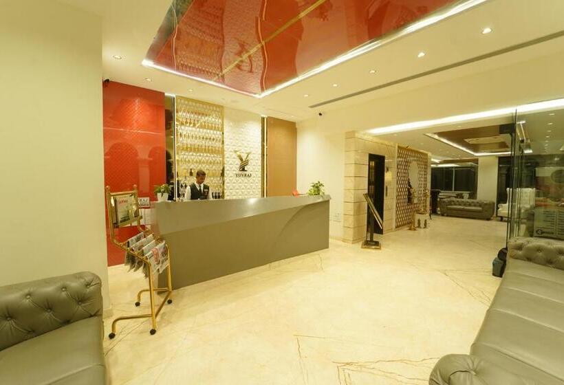 호텔 Yuvraj Le Royale