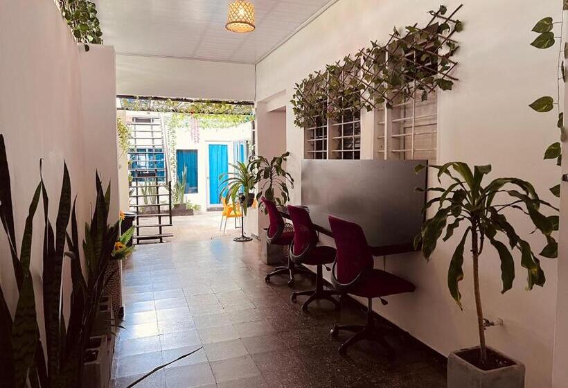 پانسیون Casa Cabieles Hostal