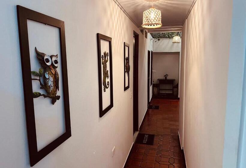 پانسیون Casa Cabieles Hostal