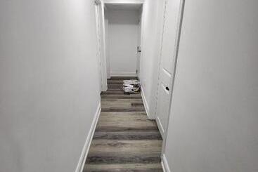 پانسیون New Modern Cozy Room In Innisfil