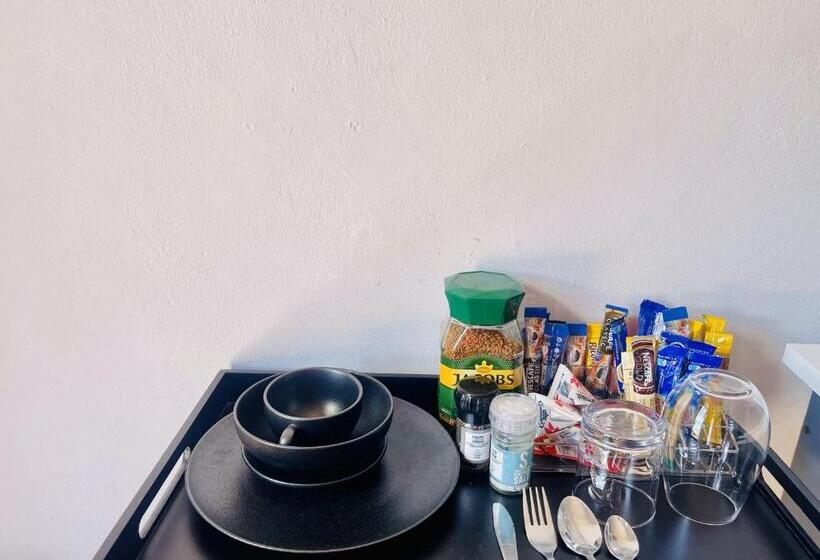 פנסיון Trendybliss Guest House