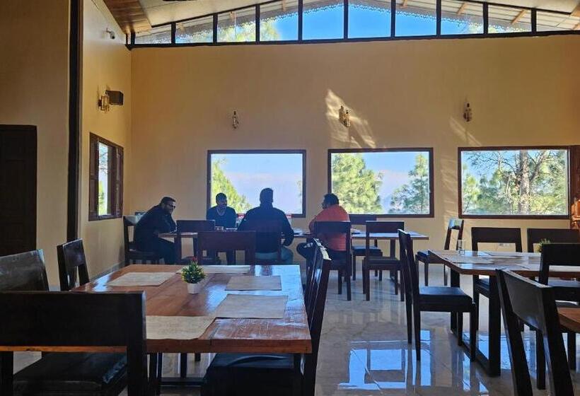 אתר נופש Shiv Forest Villas