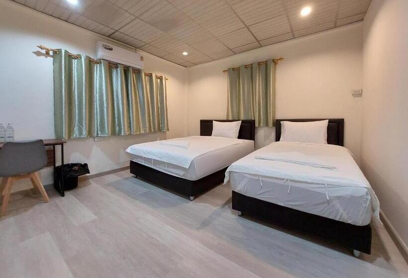 Chaiwat Hostel
